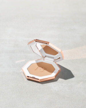 Fenty Beauty by Rihanna- Sun Stalk’r Instant Warmth Bronzer- Inda sun 01, 2.8g