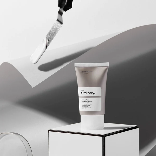 mas-rdn-azelaic-acid-suspension-10pct-lifestyle mas-rdn-azelaic-acid-suspension-10pct-lifestyle