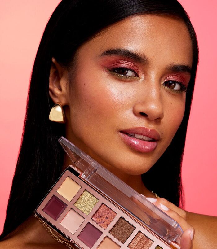 MakeupRevolutionTheEternalIconGreenEyeshadowPalette3.jpg